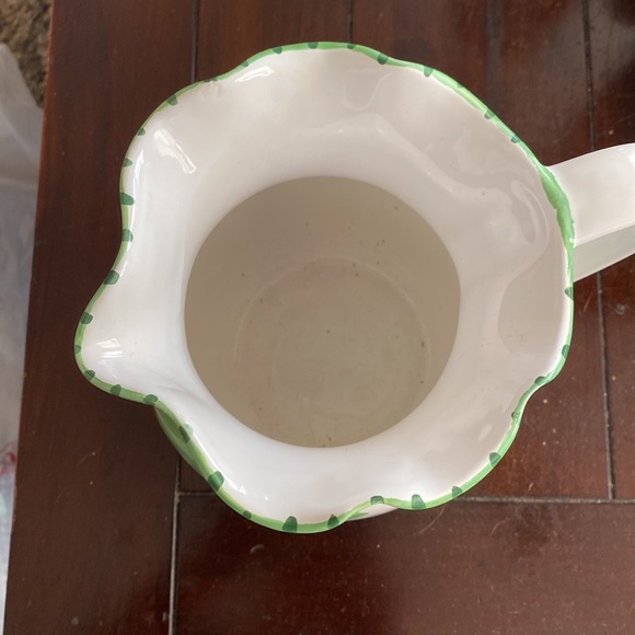 Present tense Ann Hathaway pitcher - Picture 2 of 5